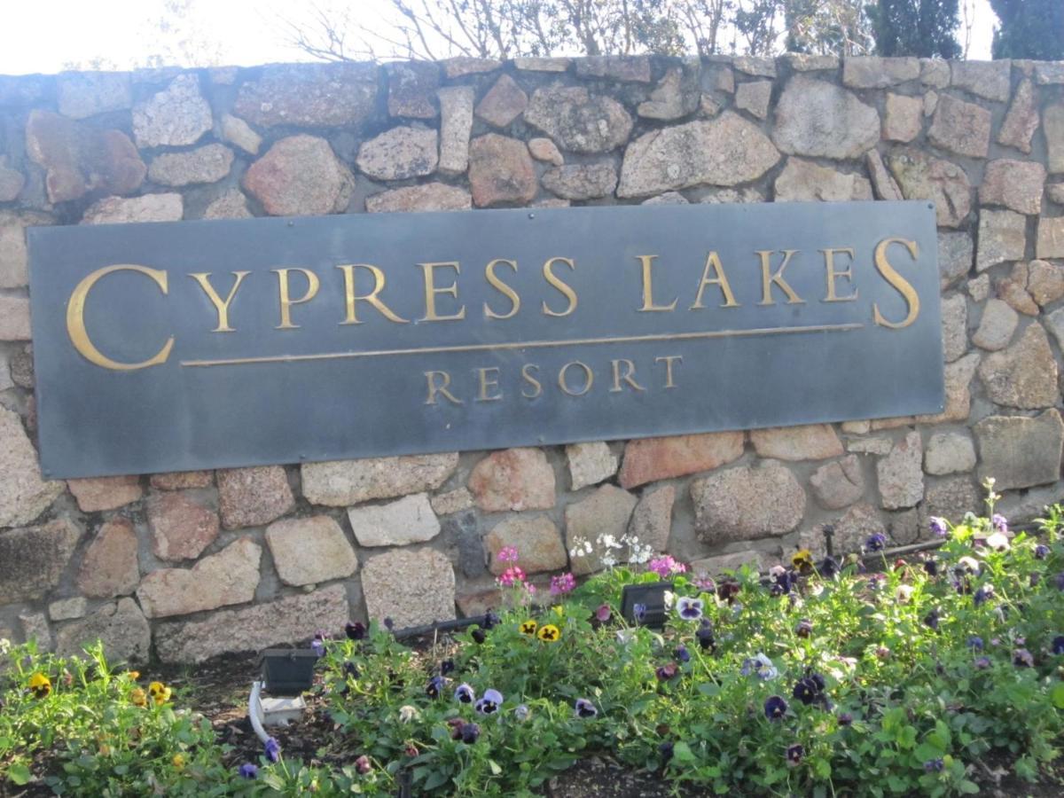 Villa 3Br De Saran Villa Located Within Cypress Lakes Resort Pokolbin Exterior photo